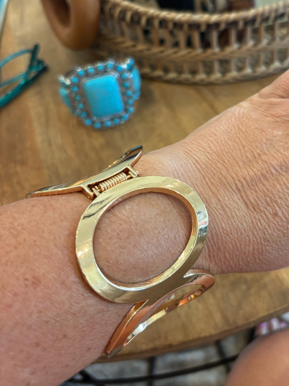 Gold toned bracelet